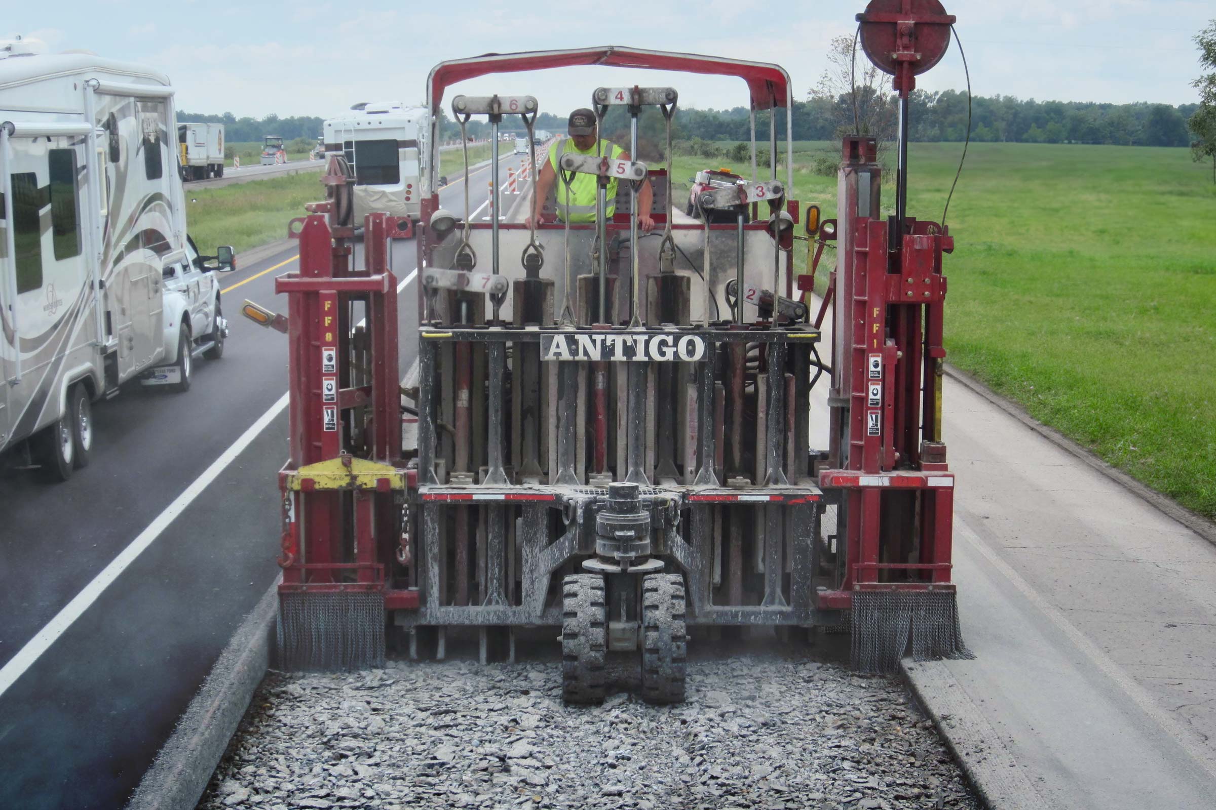 Antigo Construction concrete breaker in action