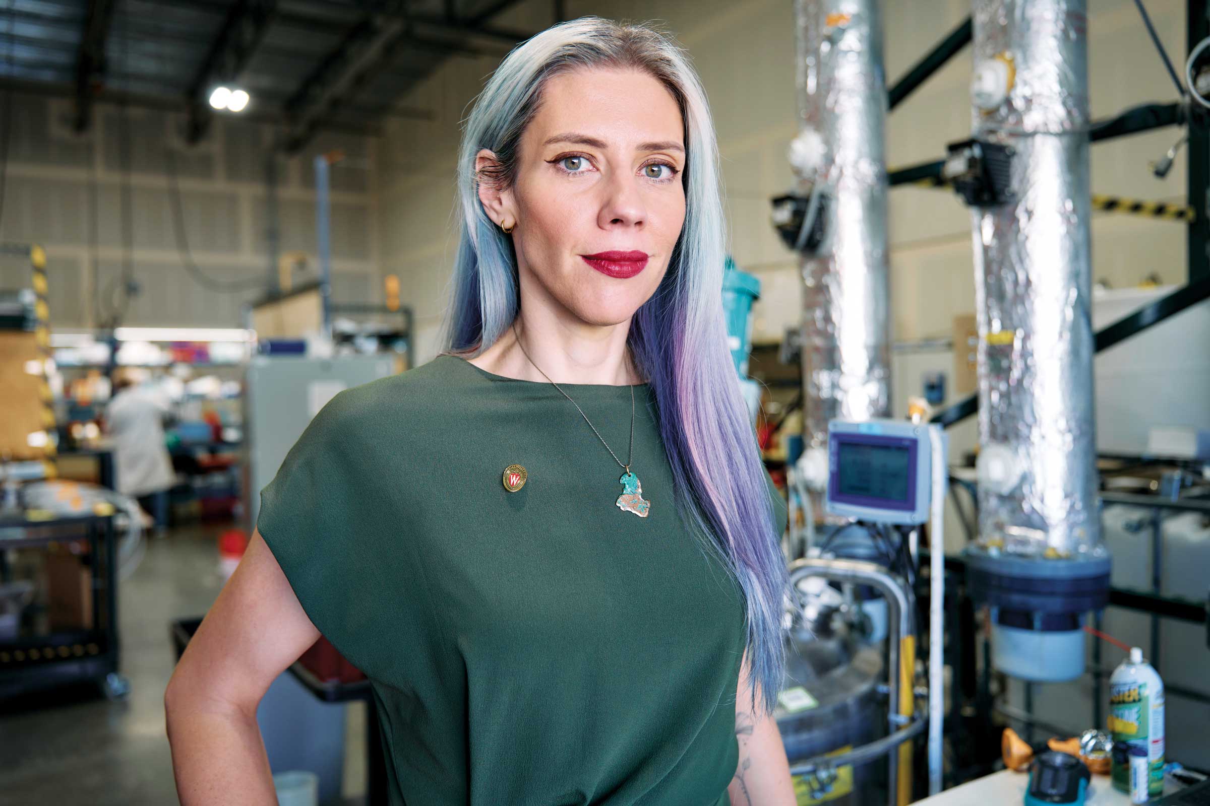 Portrait of Liz Dennett in her lab